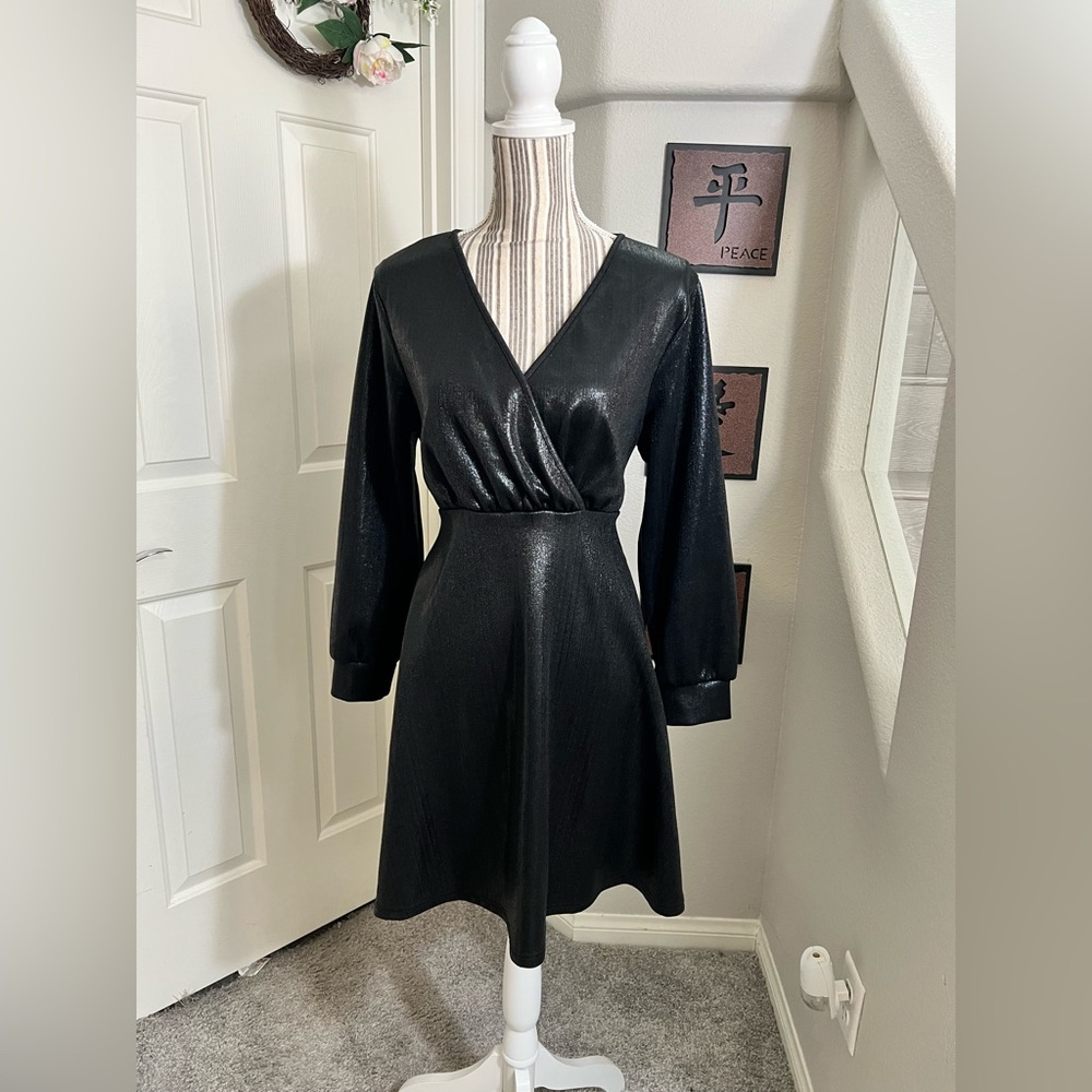 SHEIN Mettalic black wrapped vneck longsleeve midi dress size 1XL but fits M-L